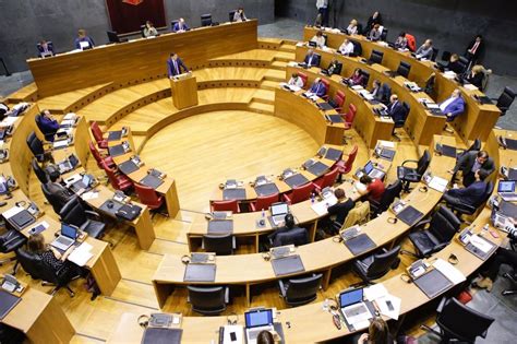 El Parlamento de Navarra aprueba la nueva ley foral de Policías