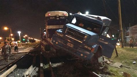 Servicio Limitado En La Línea Sarmiento Después De Un Choque De Un Tren