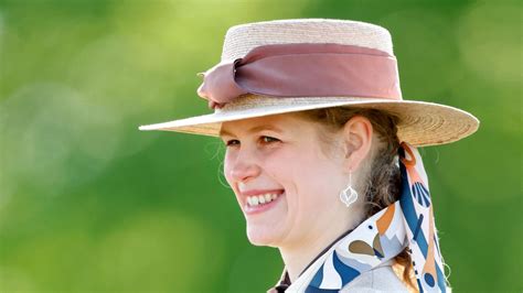 ¿ha Encontrado El Amor Lady Louise Windsor Así Es El Compañero De La Universidad Con El Que Se