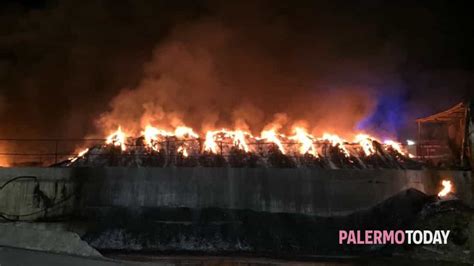 Incendio A Baucina Brucia Ancora Il Deposito Di Pneumatici