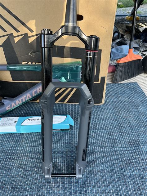 2023 RockShox ZEB Ultimate Charger 3 RC2 29 170mm 44mm For Sale