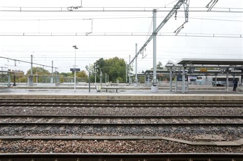 MOBILITÉS La gare de Dijon est accessible du parvis jusqu aux trains