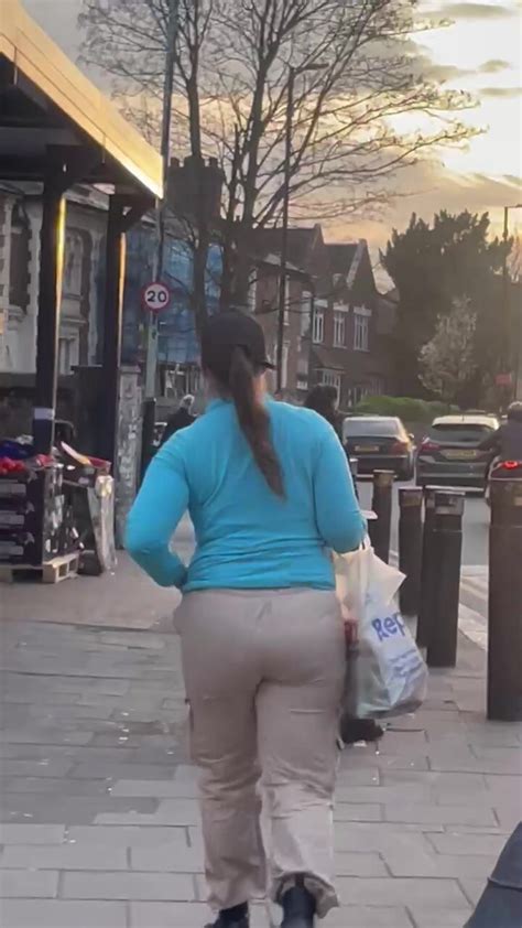 Brunette Pawg Walk In Tight Pants Thisvid