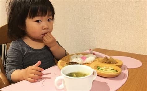 どうして食べてくれないの？1歳の子どもがご飯を食べない原因と対策 Weboo[ウィーブー] 暮らしをつくる