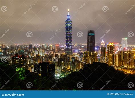 Elephant Mountain, the Best View Point of Taipei City. Editorial ...