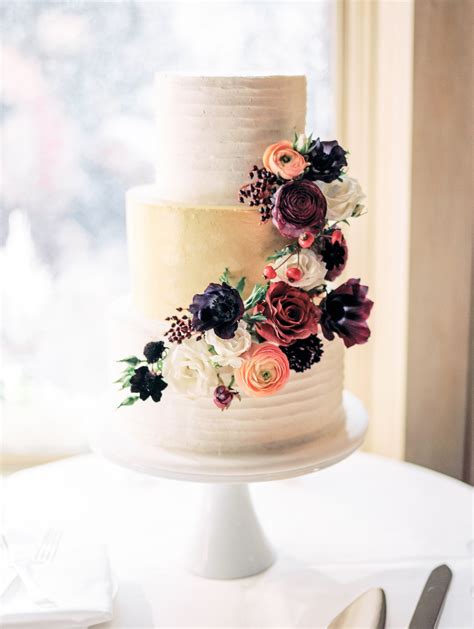 60 Fall Wedding Cakes We Re Obsessed With Metallic Wedding Cakes