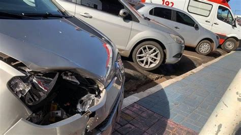 Gestante Beb No Colo Tem Perna Quebrada Ao Ser Atropelada E