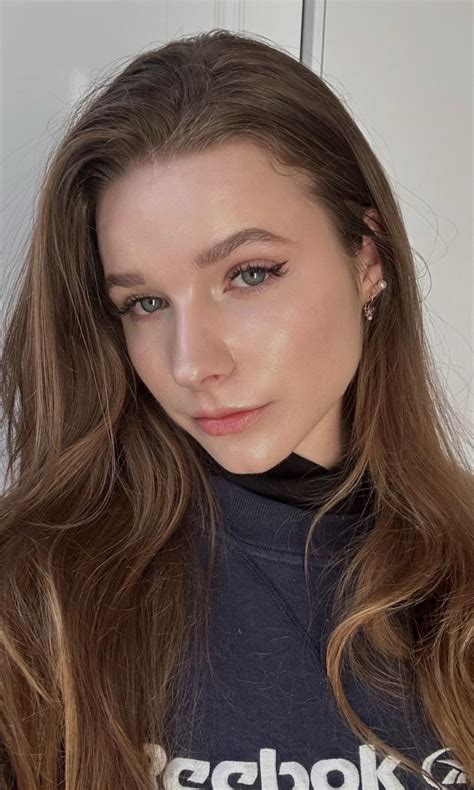 Brunette R BlondesBrunettesReds