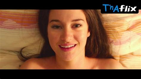 Shailene Woodley Breasts Scene In White Bird In A Blizzard Porn Videos