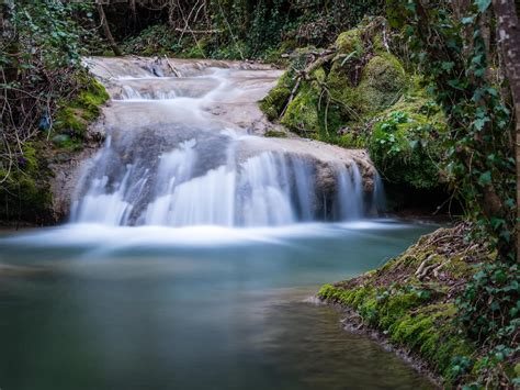 Cascadas saltos y rápidos en la ruta del agua de Berganzo EscapadaRural