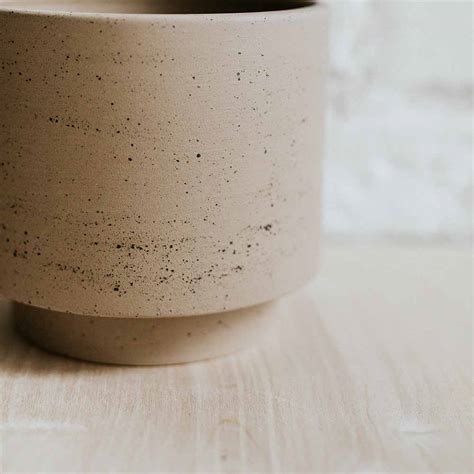 Pot Pour Plante En Porcelaine URBAN Coloris SOFT LATTE LAPADD