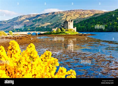 Eilean Donan Castle, Loch Duich, Scotland Stock Photo - Alamy