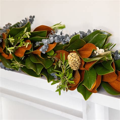 The Magnolia Company: Graceful Garden Garland