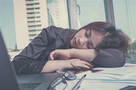 Как лучше спать ночью: 6 необычных способов