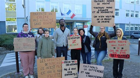 Un Collège Presque Vide Et Une Mobilisation à Redon Contre La Réforme Du Choc Des Savoirs