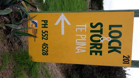 road-frontage-sign - Lock and Store Te Puna