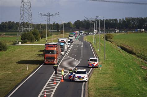 Flinke File Op Maas En Waalweg Bij Afferden Na Ongeval