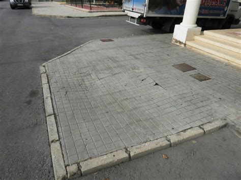 La acera peligrosa - Petreraldia.com - Noticias de actualidad de Petrer ...