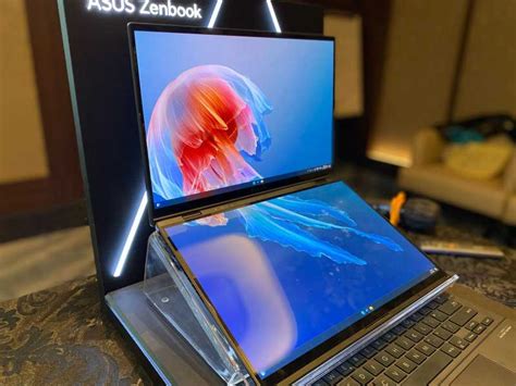 Asus Luncurkan Laptop AI Dengan Dua Layar Zenbook Duo UX8406