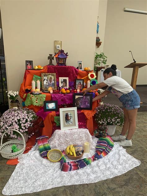 Symbols abound in Día de los Muertos altars - Mississippi Catholic