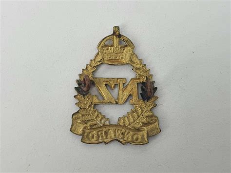 Wwii New Zealand Onward Cap Badge Trade In Military