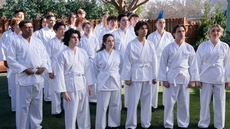 Cobra Kai Staffel Teil Der Finalen Staffel Startet Auf Netflix