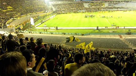 Peñarol fans in Uruguay - YouTube