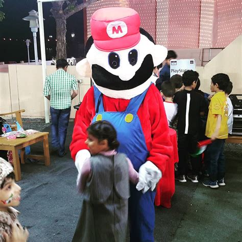 This Mario Costume : r/CrappyDesign