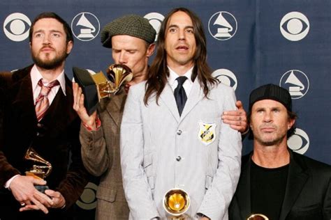 Red Hot Chili Peppers anuncia turnê mundial para após volta de Frusciante Mais Brasília