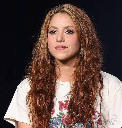 Shakira Biography, Facts & Lifestyle - Biography IT