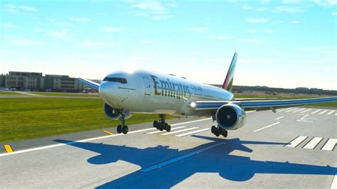 Dangerous Emirates Boeing Landing At Houston International Airport