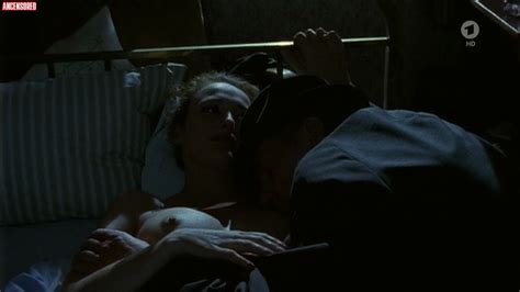 Naked Deborah Kaufmann In Der Trinker