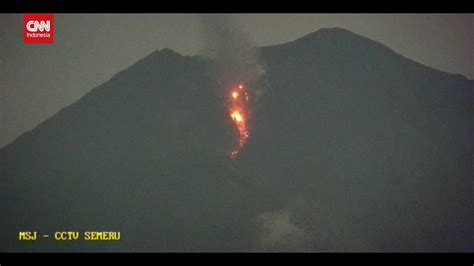 Gunung Semeru Kembali Keluarkan Guguran Lava Pijar YouTube