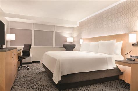 Radisson Hotel Charlotte Airport Charlotte NC CLT Airport - Park Sleep ...