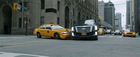 IMCDb Org 2006 Ford Crown Victoria In It Chapter Two 2019