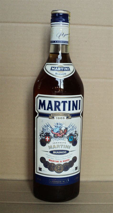 Bottiglia Di Vermouth Martini Bianco Martini Rossi Vintage Liquor