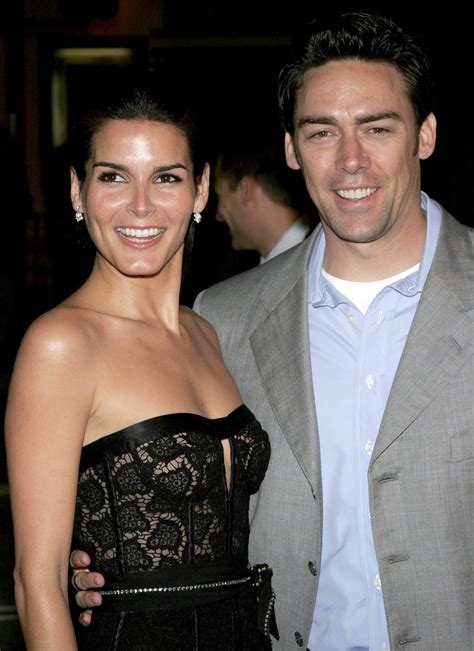 who is angie harmon's husband 3