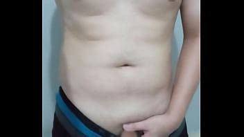 Joven Mostrando Su Gran Polla XVIDEOS