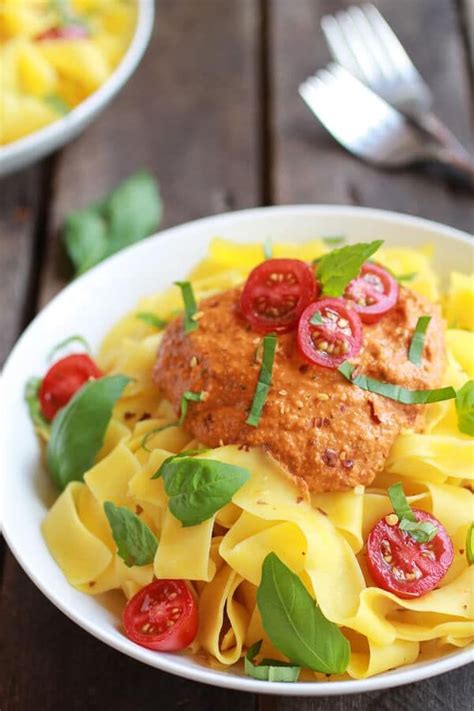 15 Minute Creamy Cashew Sun-Dried Tomato Basil Pappardelle Pasta ...