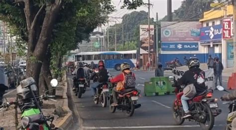 Manifestantes Mantienen Bloqueo En Avenida Petapa