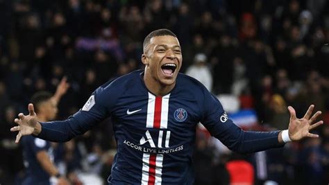 PSG il fantastico gol di Kylian Mbappé al Lione forza e tecnica ad