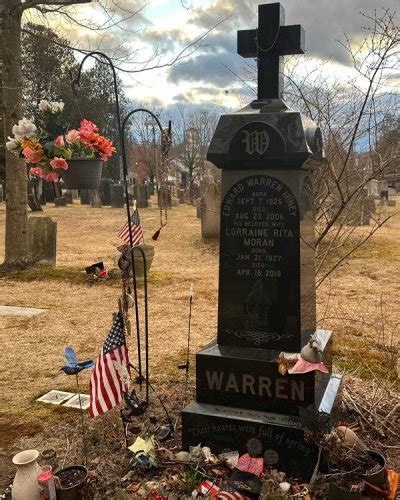 Grave Of Ed And Lorraine Warren Flipboard