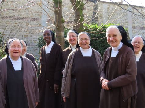 Les carmélites Carmel de Lisieux