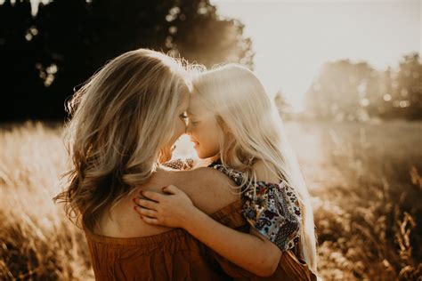 5 Tips For Planning The Perfect Mother Daughter Photoshoot Mom Daughter Photography Mother