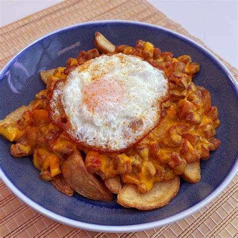 Huevos Rotos Con Chorizo Y Cheddar Receta