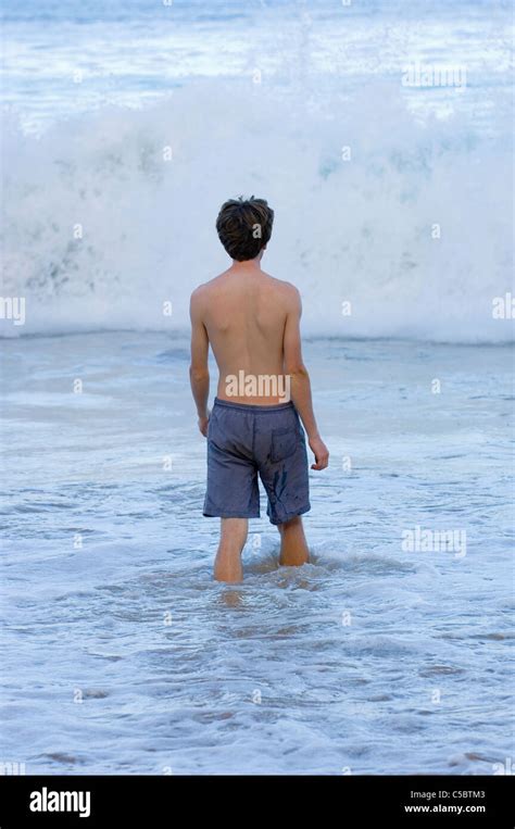 Teenage Boy In Swimming Trunks Stockfotos Teenage Boy In Swimming