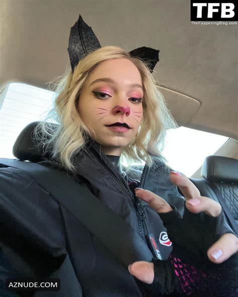 Emma Myers Sexy And Hot Photos Collection AZNude