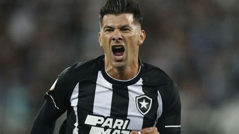 Bahia acerta a contratação de Victor Cuesta ex Botafogo