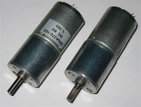 2 X 70 RPM 6 VDC Gearhead Hobby Motor 750 G Cm Torque Low Current