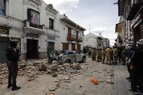 Fear, grief follow deadly quake on Ecuador's southwest coast - Los ...